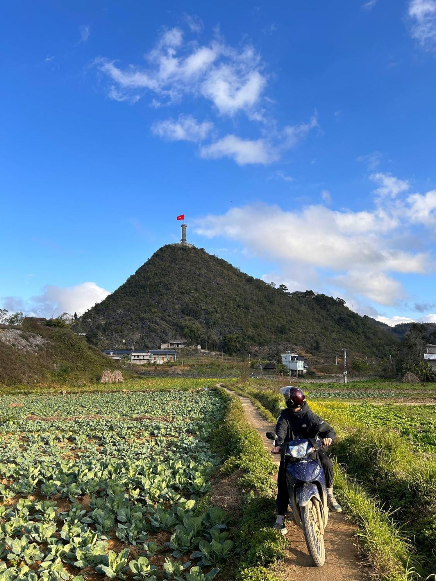 花园别墅 河江 外观 照片